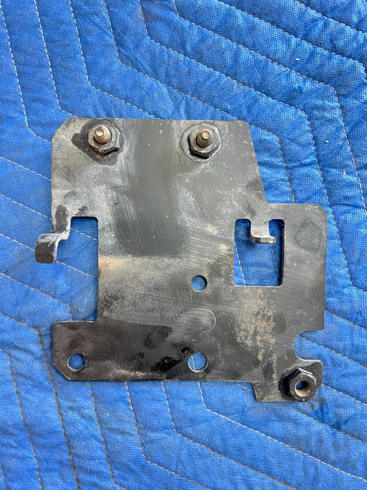 2016 2018 NISSAN TITAN XD PLATINUM FRONT RIGHT BUMPER FACE BAR MOUNT 62216-EZ00A