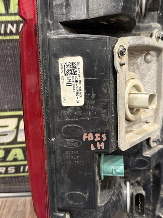 2020-2022 FORD F350 F450 DRIVER LEFT HALOGEN TAIL LIGHT OEM *FLAWS 4-10*