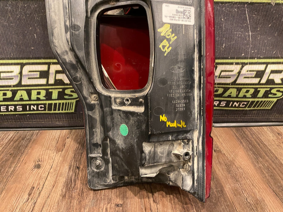 2020-2022 FORD F250 F350 F450 PASSENGER RIGHT LED TAIL LIGHT OEM *MINOR SCUFF*