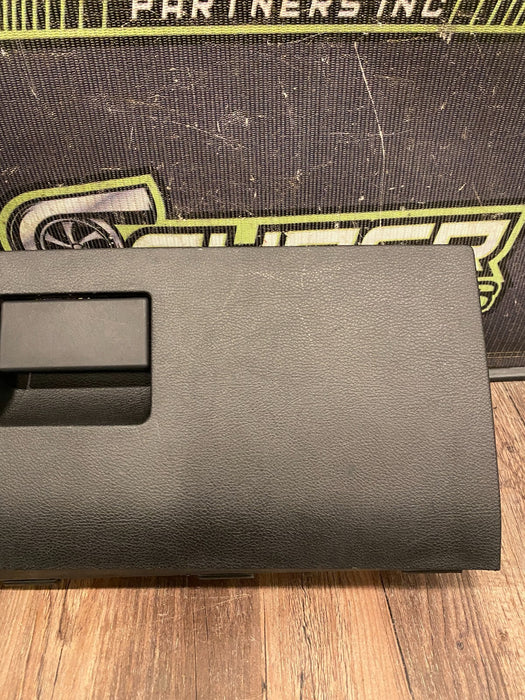 2017 DODGE RAM 2500 3500 LIMITED GLOVE BOX STORAGE COMPARTMENT OEM *SCUFFS/READ*