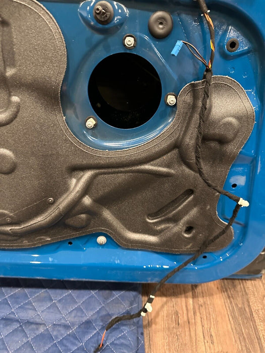 2015-2020 BMW M4 F82 FRONT LEFT DRIVER DOOR LAGUNA SECA BLUE 448 MINOR SCRATCHES