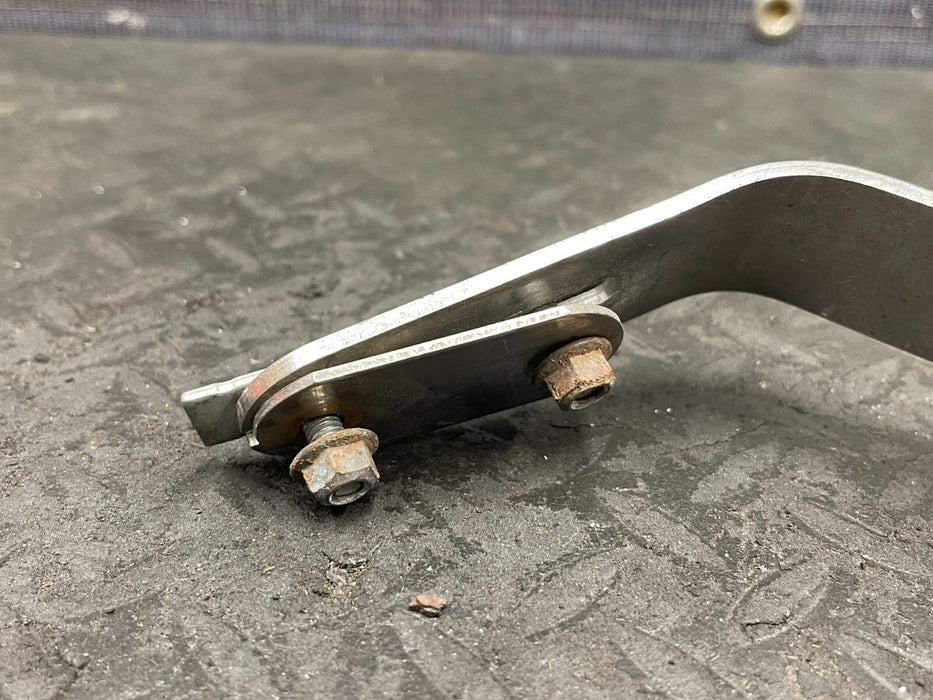 2017 MERCEDES C63S AMG COUPE C205 EXHAUST BRACKET OEM