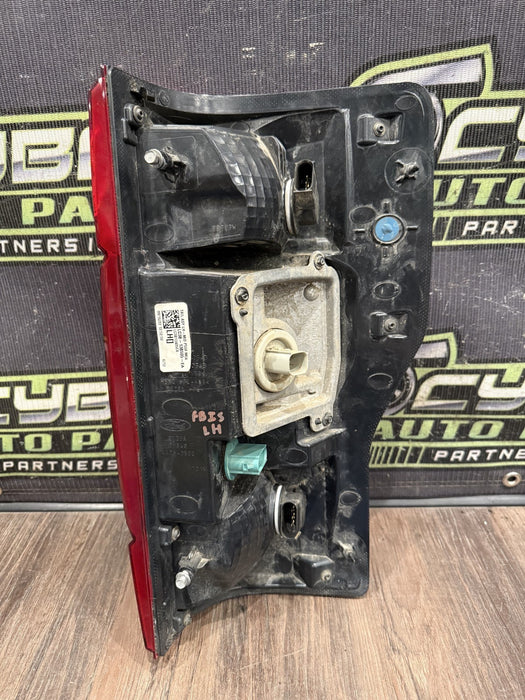 2020-2022 FORD F350 F450 DRIVER LEFT HALOGEN TAIL LIGHT OEM *FLAWS 4-10*