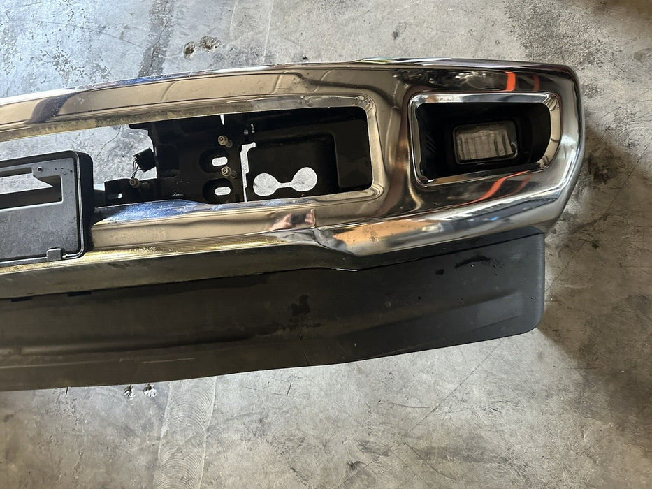 2017-2019 FORD F250 F350 FRONT  CHROME BUMPER W/ LED FOG LIGHTS OEM ~MINOR DENT~