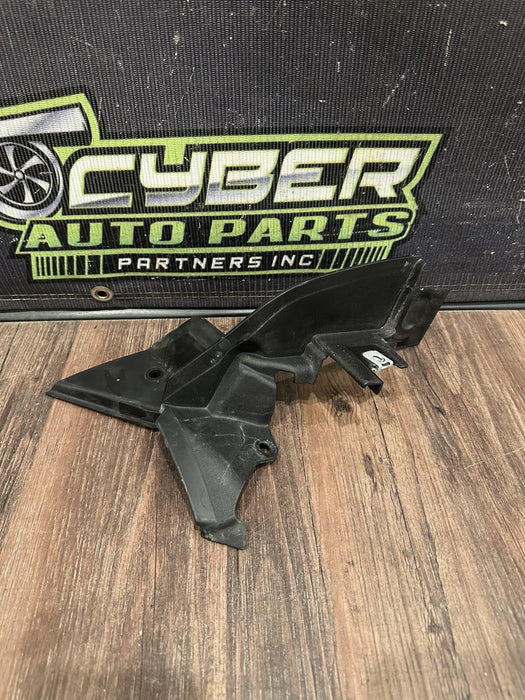 2021 AUDI R8 DRIVER LEFT WHEELHOUSE COVER BRACKET OEM 4S0821947