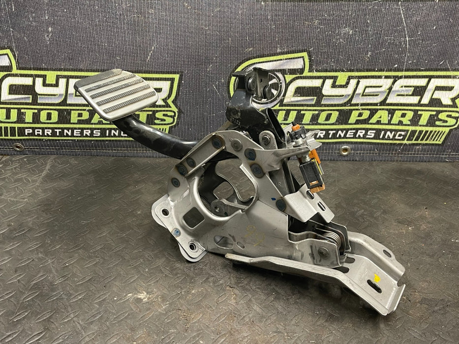 2016 NISSAN 370Z AUTOMATIC GAS BRAKE ASSEMBLY OEM 2009-2020