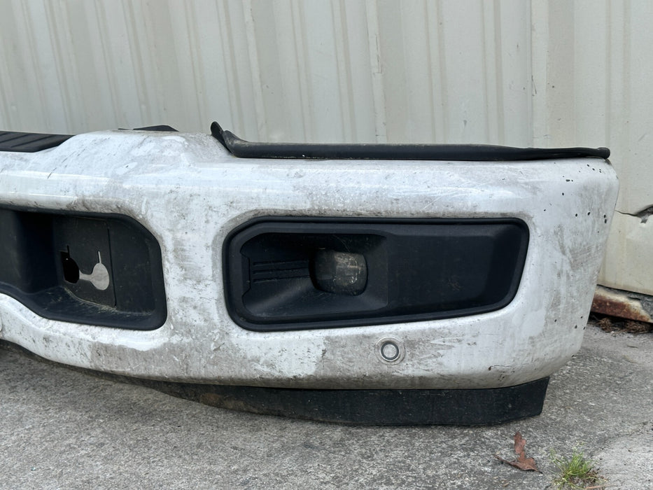 2023 2024 FORD F250 F350 FRONT BUMPER ASSEMBLY STAR WHITE W/ SENSORS OEM
