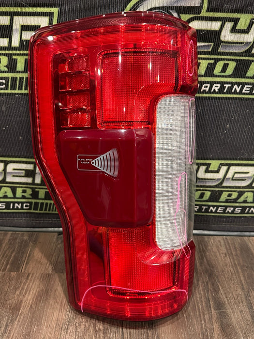 2017-2019 FORD F250 F350 F450 LEFT LED TAIL LIGHT OEM *CRACKS/WEAR 5-10*