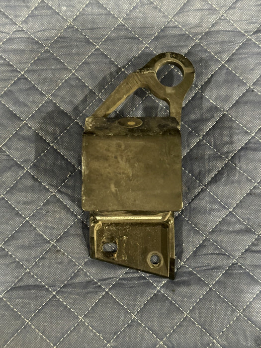 2014 AUDI R8 OEM FRONT PASSENGER RIGHT BUMPER BRACKET 420807552 420 807 552 A