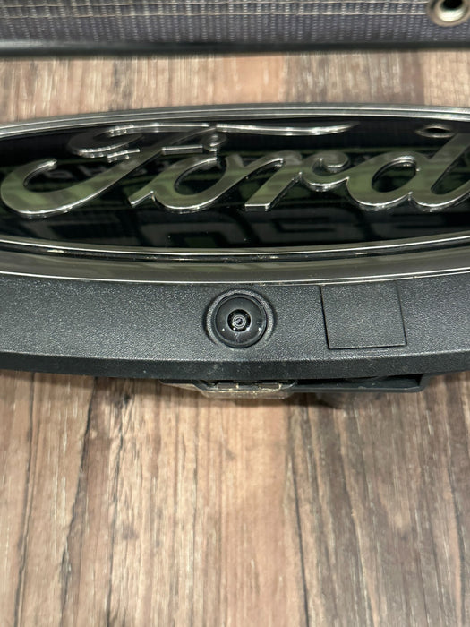 2023-2024 FORD F250 FRONT GRILLE EMBLEM W CAMERA ASSEMBLY OEM *SCUFFS #4*