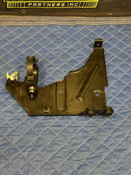 2024 BMW M3 M4 G80 G82 AIR CONDITIONING CONDENSER MOUNT BRACKET OEM 8088926