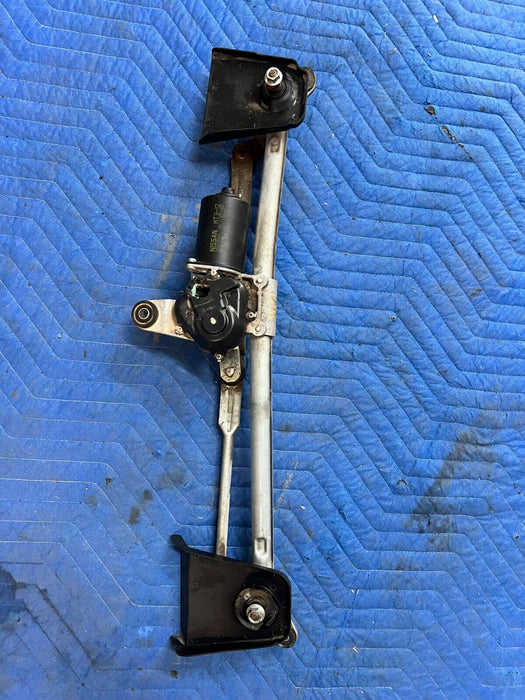 2016 - 2019 NISSAN TITAN XD OEM FRONT WINDSHIELD WIPER MOTOR OEM 26800-EZ00A