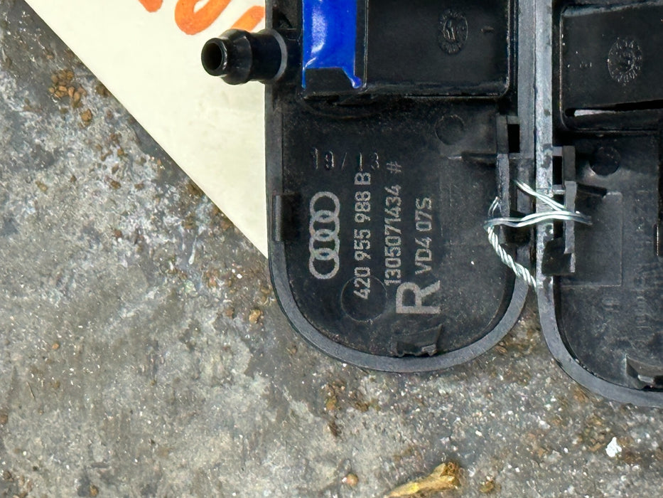 2012 AUDI R8 LEFT & RIGHT WINDSHIELD WASHER NOZZLE PAIR OEM