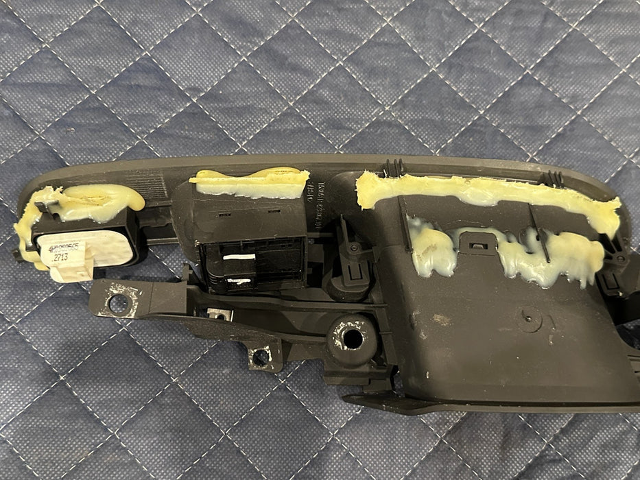 2012 AUDI R8 FRONT LEFT DOOR PANEL WINDOW SWITCH & CONTROL W INSERT BRACKET OEM