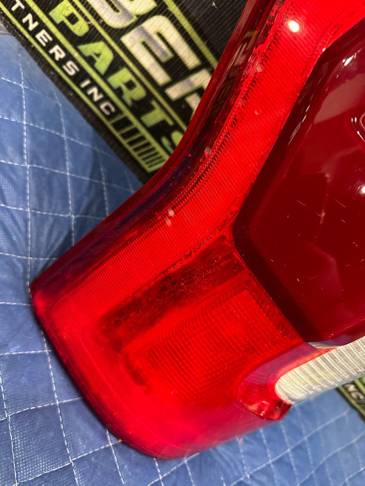 2017-2019 FORD F250 F350 F450 DRIVER LEFT TAIL LIGHT OEM *WATER DAMAGE*