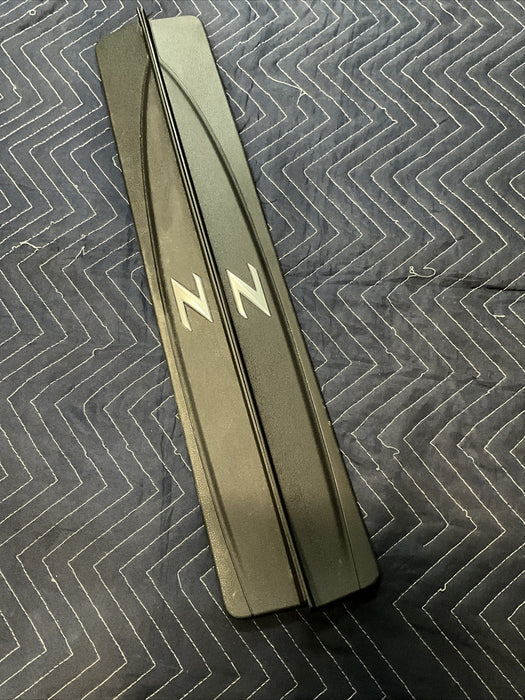 2018 NISSAN 370Z KICK PLATE SET LEFT RIGHT 2009-2020