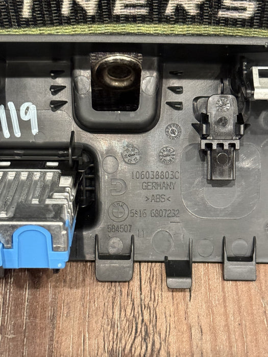 2024 BMW M3 M4 G80 G82 CENTER CONSOLE USB PORT