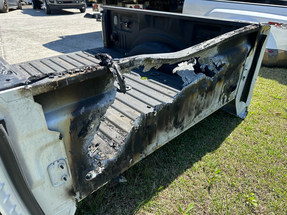 2017-2022 FORD F250 F350 SHORT BED 6' TRI-COAT METALLIC WHITE (UG) OEM