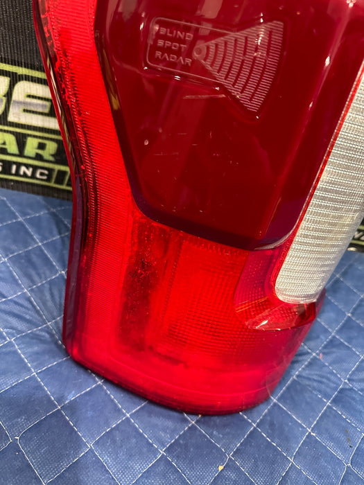 2017-2019 FORD F250 F350 F450 DRIVER LEFT TAIL LIGHT OEM *WATER DAMAGE*