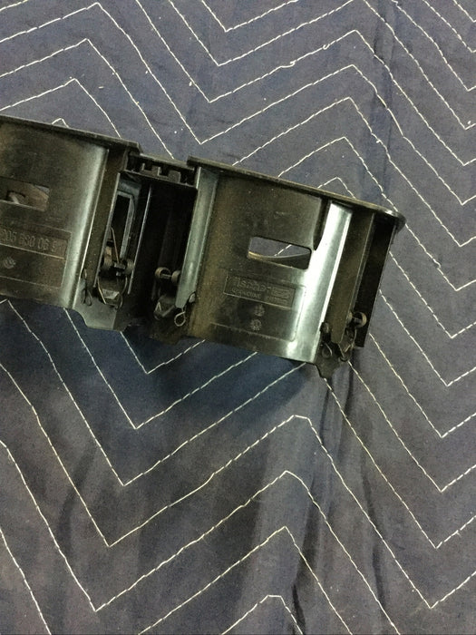 2017 MERCEDES C63 DUAL CUP HOLDER