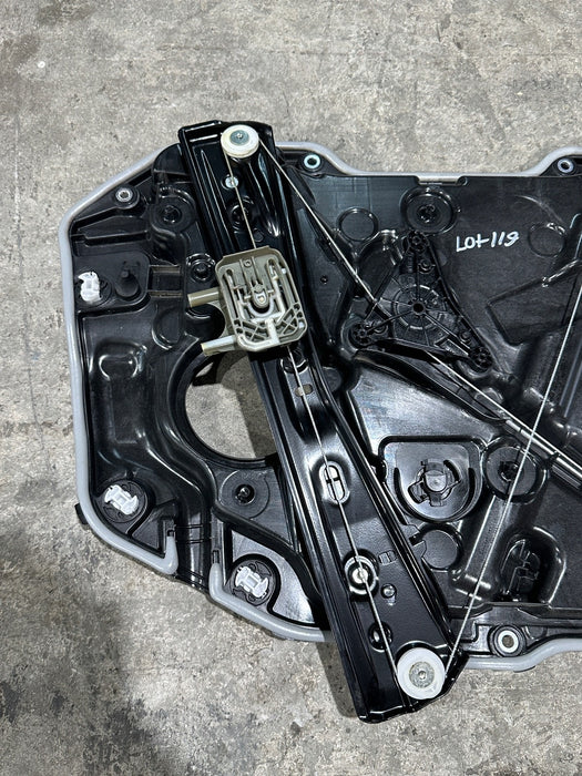 2024 BMW M3 M4 G80 G82 FRONT RIGHT DOOR WINDOW REGULATOR PANEL OEM 743223216