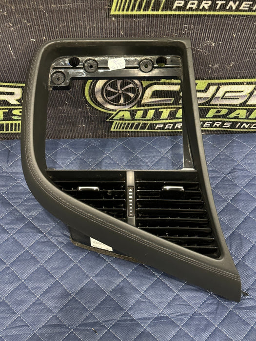 2014 AUDI R8 FRONT CENTER DASH AIR VENT A/C TRIM BEZAL 423 820 951