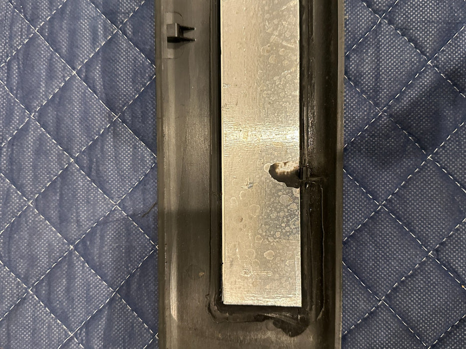 2014 AUDI R8 FRONT PASSENGER RIGHT ILLUMINATED KICK SCUFF SILL PLATE 420 853 372