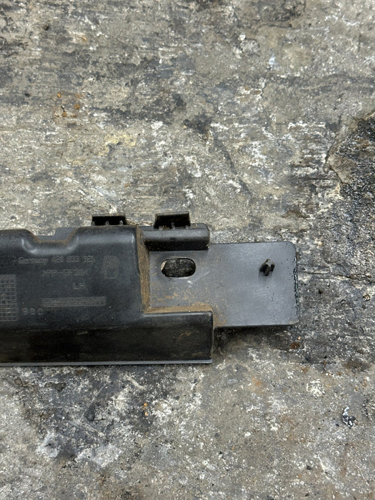 2012 AUDI R8 OEM REAR LEFT DRIVER SIDE SKIRT ROCKER MOUNT BRACKET 420 853 921