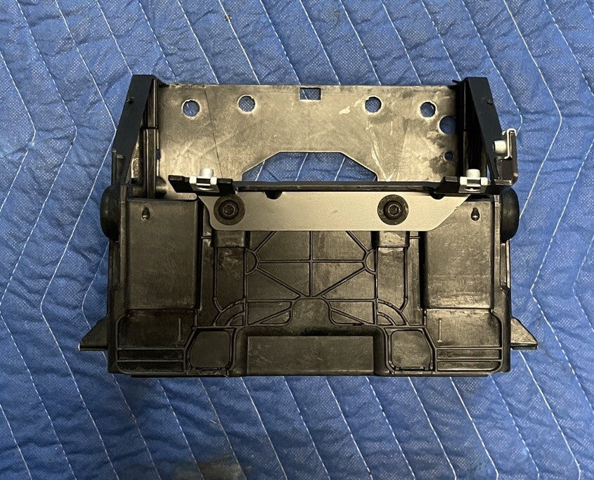 2012 AUDI R8 4.2L RADIO STEREO DASH MOUNT BRACKET 8J0858005E