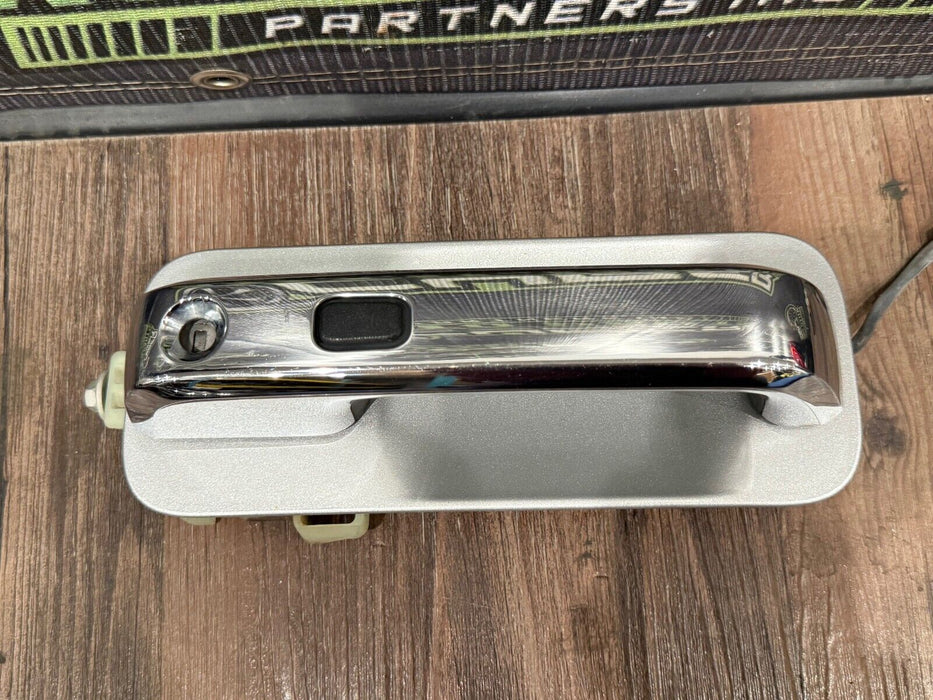 2017-2019 FORD F250 F350 F450 FRONT LEFT DOOR HANDLE OEM MAGNETIC GRAY - J7