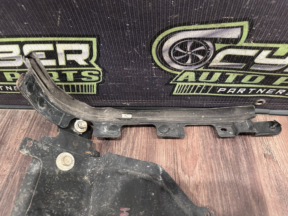 2017-19 FORD F250 F350 F450 FRONT BUMPER LEFT MOUNTING BRACKET OEM HC3B17755AA