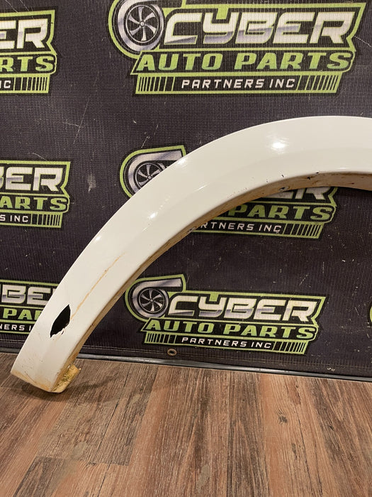 2017-2019 FORD F250 F350 PASSENGER RIGHT WHITE FENDER FLARE OEM *PAINT CHIP*