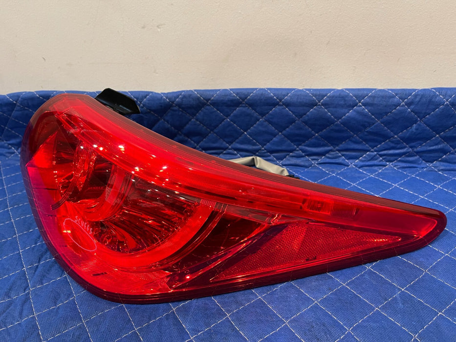 2017 INFINITI Q50 RED SPORT REAR PASSENGER RIGHT TAIL LIGHT OEM *MINOR SCUFFS*