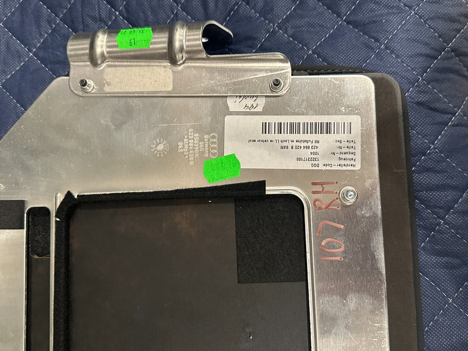 2014 AUDI R8  FLOOR MAT FOOT REST CARPET METAL UNDERNEATH OEM 423 864 420 B