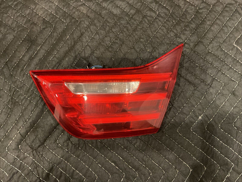 2015 BMW M4 F32 F82 F33 F36 REAR PASSENGER INNER TRUNK TAILLIGHT 2014-2017 OEM