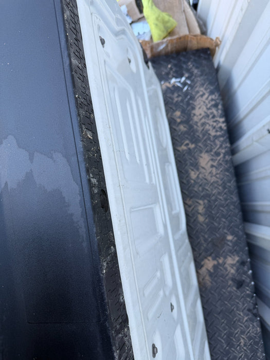 2023-2025 FORD F250 F350 FORD WHITE TAILGATE OEM *MINOR FLAWS 3,7*