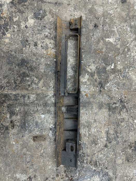 2014 AUDI R8 OEM REAR LEFT ROCKER PANEL MOLDING BRACKET 420 853 923 ~CRACK~