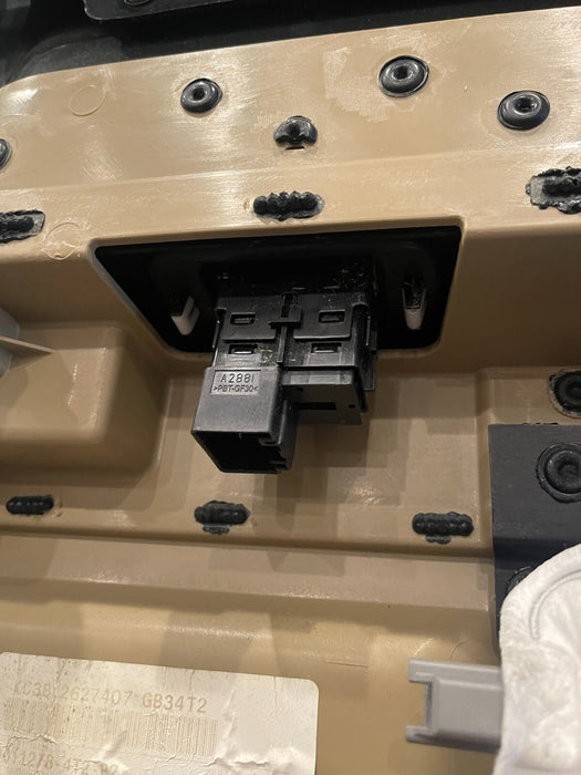2017-2019 FORD F250 F350 F450 LARIAT TAN REAR LEFT  DOOR PANEL OEM *NO HANDLE