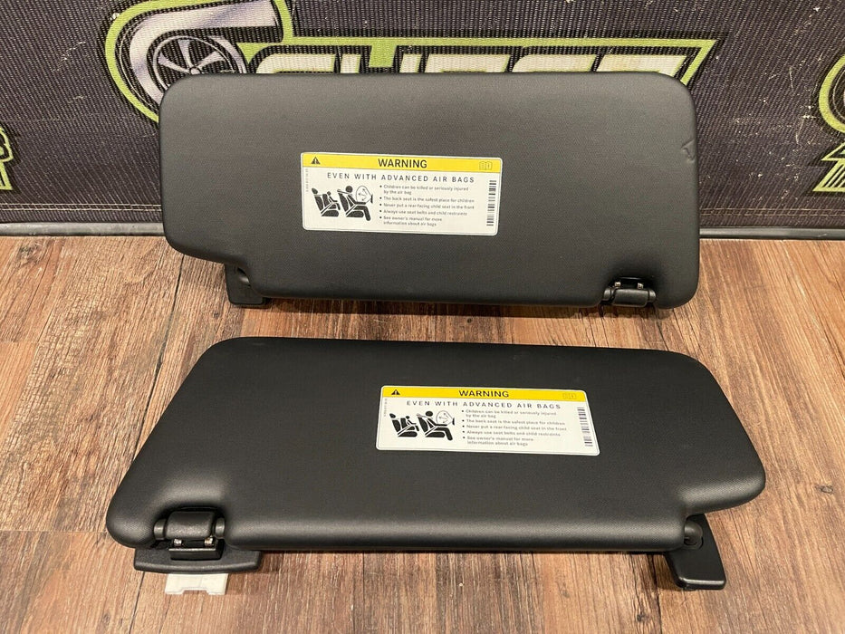 2015 MERCEDES BENZ C63S AMG FRONT LEFT RIGHT SUN VISOR / SUN BLOCKERS OEM *DENT*