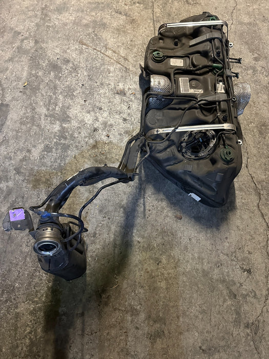 2015 MERCEDES BENZ C63S AMG FUEL TANK W/ FILLER NECK OEM