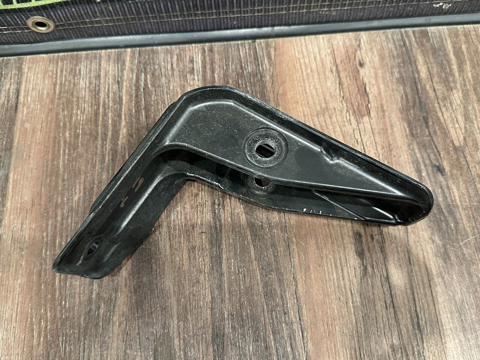 2021 AUDI R8 FRONT LEFT SUSPENSION STRUT TOP MOUNTING BRACKET OEM 4S0 805 363 B