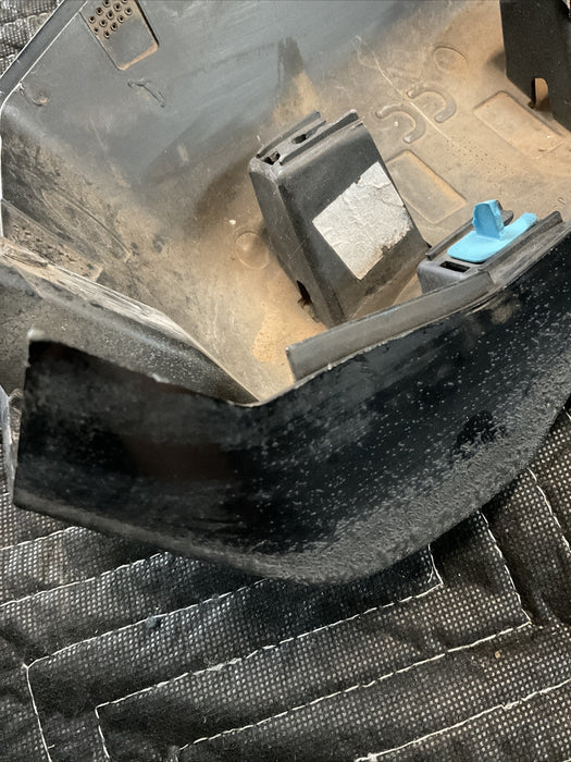 2017-2022 FORD F250 F350 F450 CAB CORNER MOULDING DRIVER LEFT SIDE OEM ~DAMAGE~