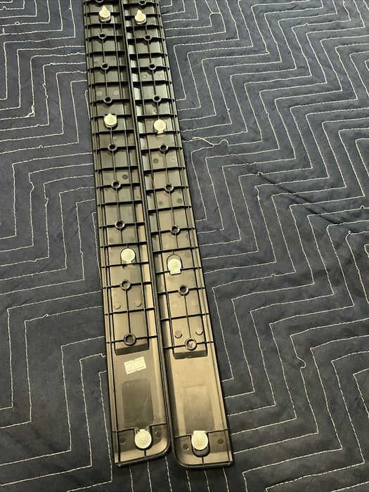 2011 INFINITI G37 SCUFF KICK PLATES LH RH DRIVER PASSENGER SIDE PAIR SET OEM