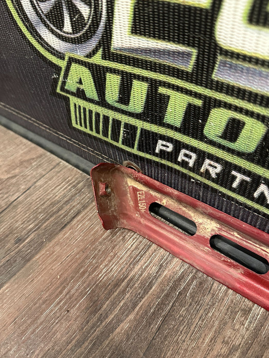 2016 2019 NISSAN TITAN XD PRO-4X FENDER BRACKET OEM