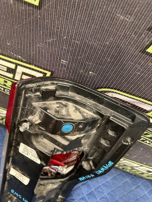 2017-2019 FORD F250 F350 F450 DRIVER LEFT TAIL LIGHT OEM *WATER DAMAGE*