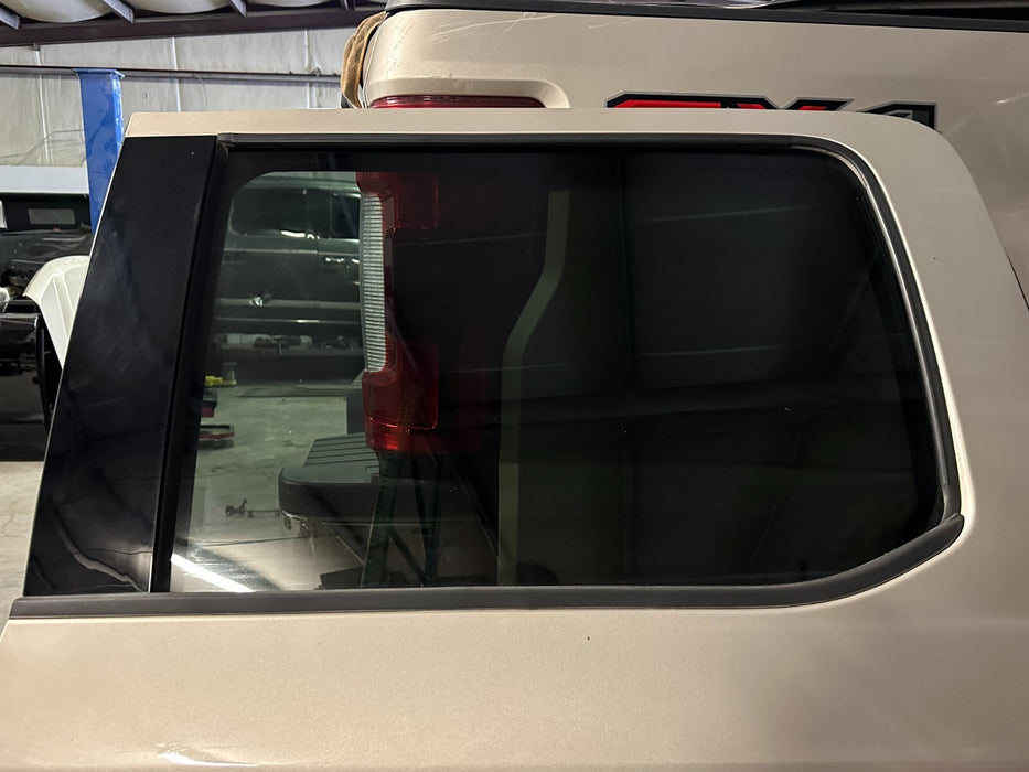 2017-2019 FORD F250 F350 F450 LARIAT WHITE GOLD (GN) REAR DRIVER LEFT DOOR OEM