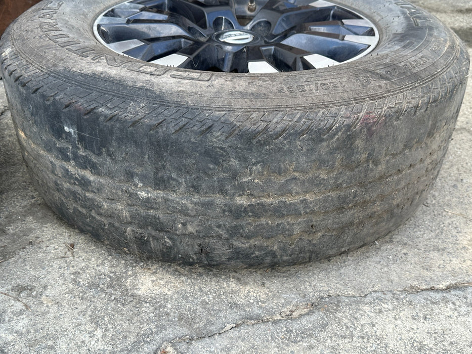2017 NISSAN TITAN XD PRO 4X 275/65 R18 ALLOY WHEEL RIM TIRE SET OEM *FLAWS 5,8,9