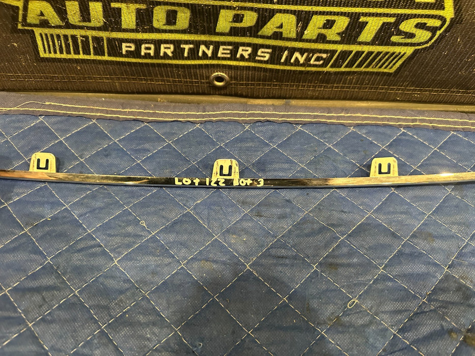 2017-2019 FORD F250 F350 F450 LIMITED GRILLE LOWER BOTTOM TRIM OEM