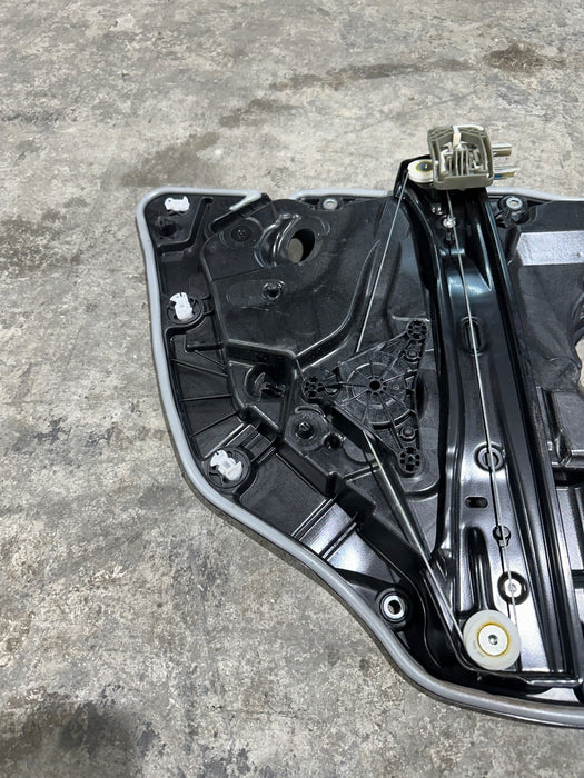 2024 BMW M3 M4 G80 G82 REAR RIGHT DOOR WINDOW REGULATOR PANEL OEM 743223617