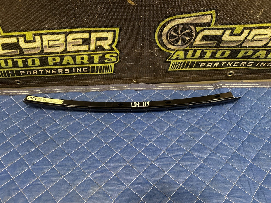 2024 BMW M3 M4 G80 G82 REAR RIGHT DOOR WINDOW STRIP OEM 7465142 08